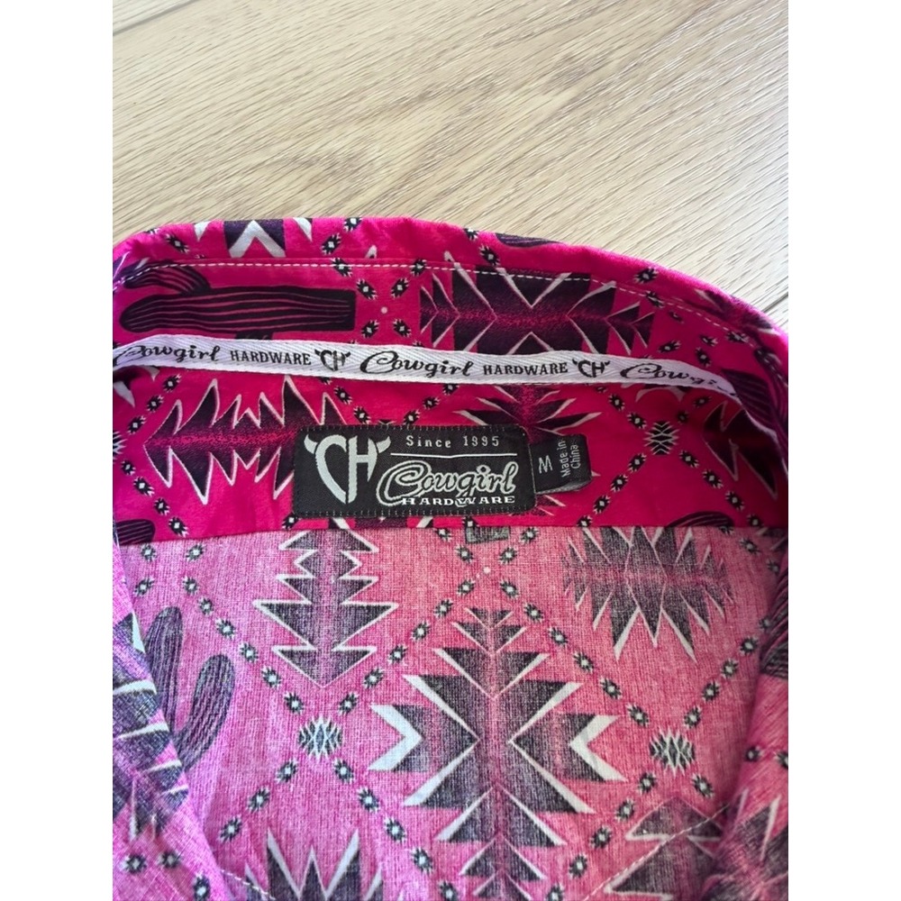 Cowgirl Hardware Womens Berry Pink Aztec Saguaro Cactus Western Snap Shirt M NEW - Picture 6 of 7